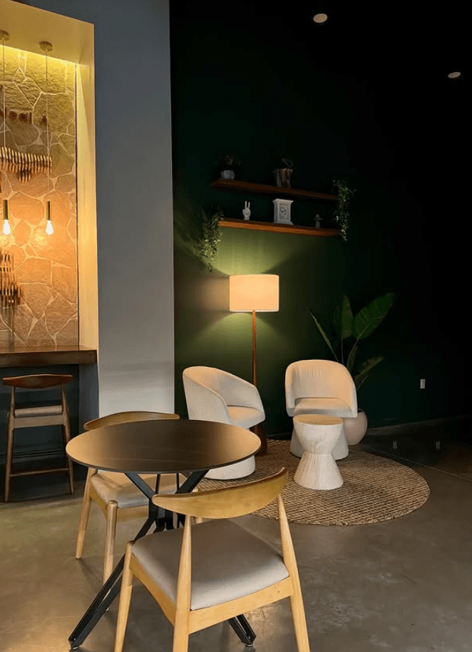 A seat waiting at Qurbah House of Coffee